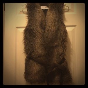 Faux fur fashion vest!!